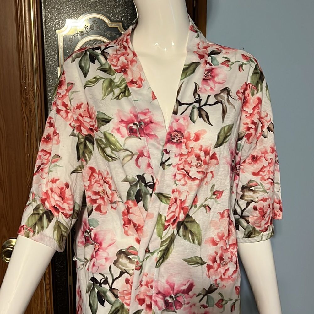 MuMu Robe - Picture 2 of 7